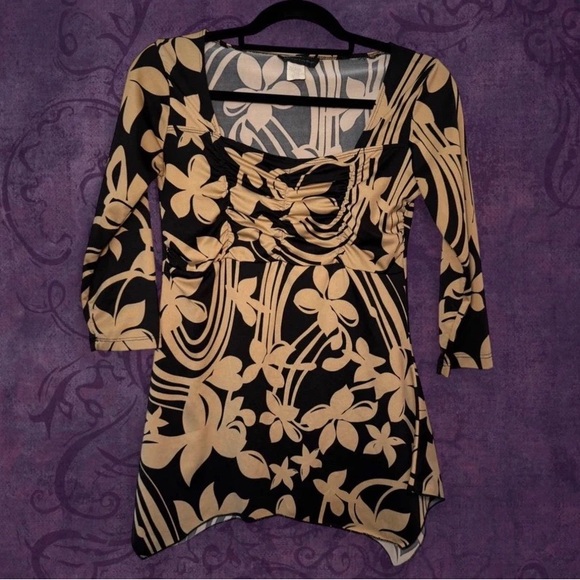 American City Wear Tops - American City Wear Black and Beige Floral Top